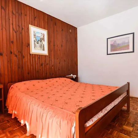 In With One-bedroom 3