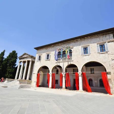 In With One-bedroom 3