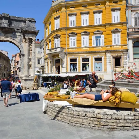 In With One-bedroom 3 Apartamento Pula