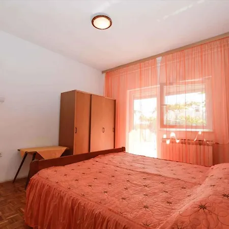 דירה In With One-bedroom 3 פולה