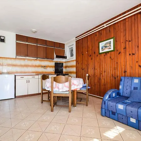 In With One-bedroom 3 דירה