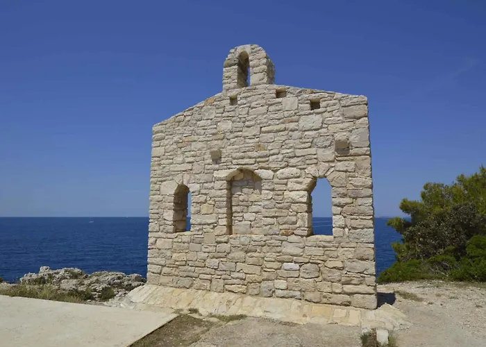 In With One-bedroom 3