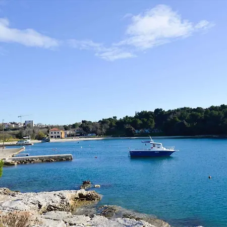 Apartment In With One-bedroom 3 *